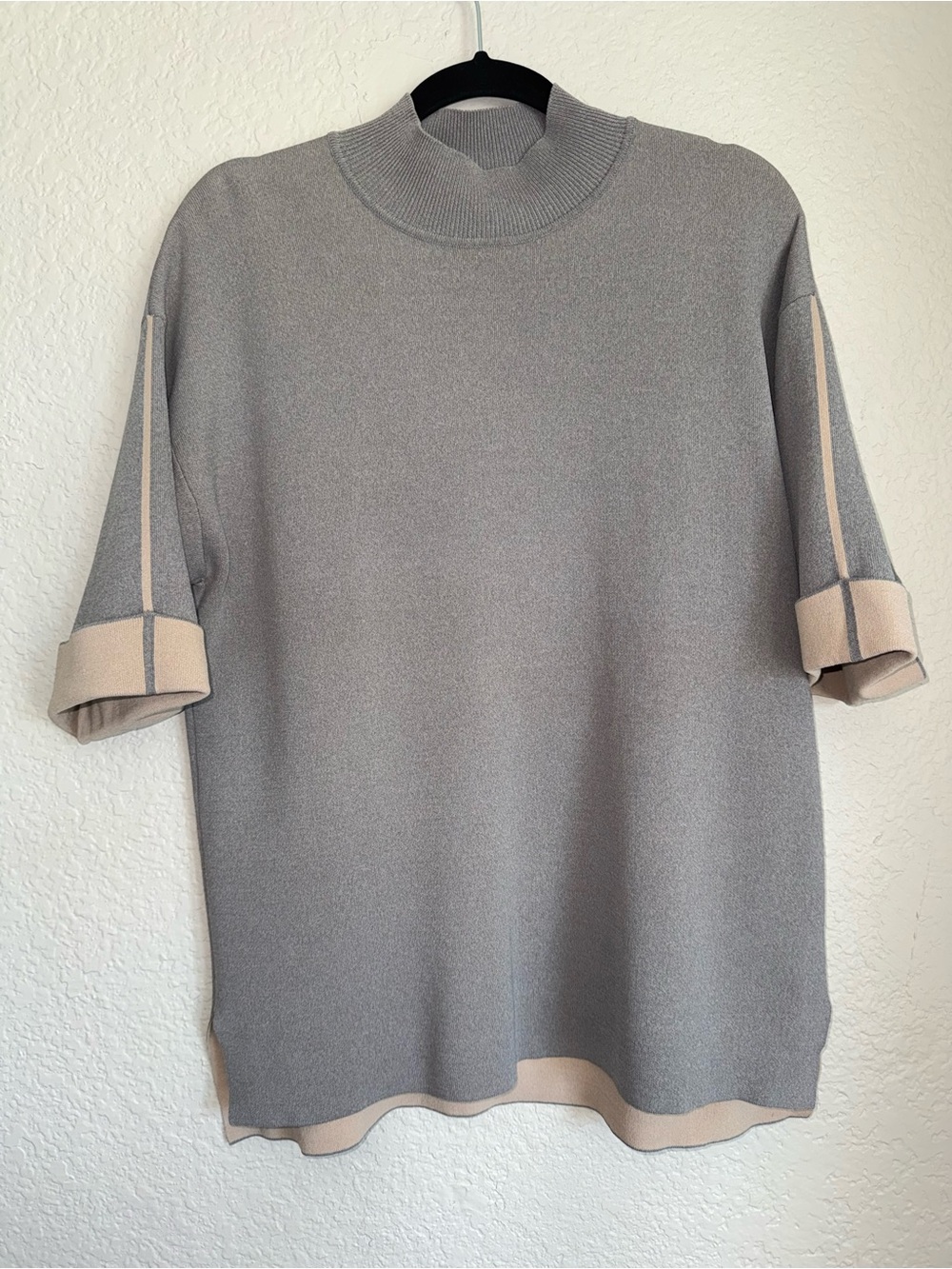 Calvin Klein Gray Knit Short Sleeve Top with Beige Trim